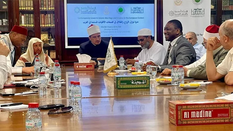 البيان الختامي لمشاركة مدير مركز الأزهر للفتوى الإلكترونية في الندوة الدولية بـ لندن