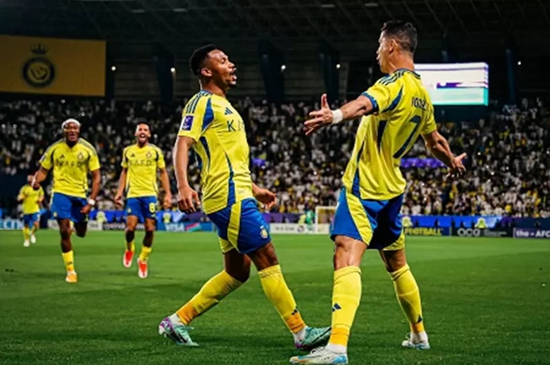 النصر يستهدف مدافع شتوتجارت
