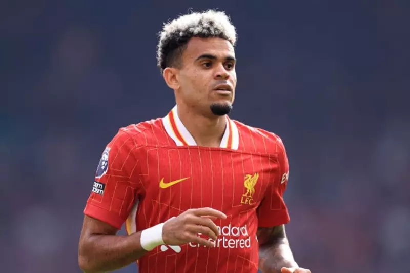 ليفربول يحدد شروطه المالية لبيع لويس دياز