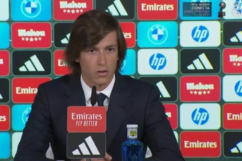 كاريراس يتجاهل المنافسة ويعلنها: سأقاتل من أجل ريال مدريد
