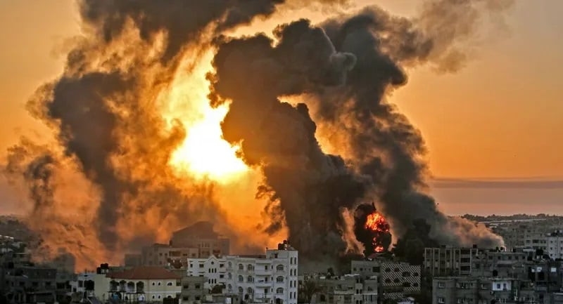 Israel pounds Gaza: 23 civilians killed, full occupation looms