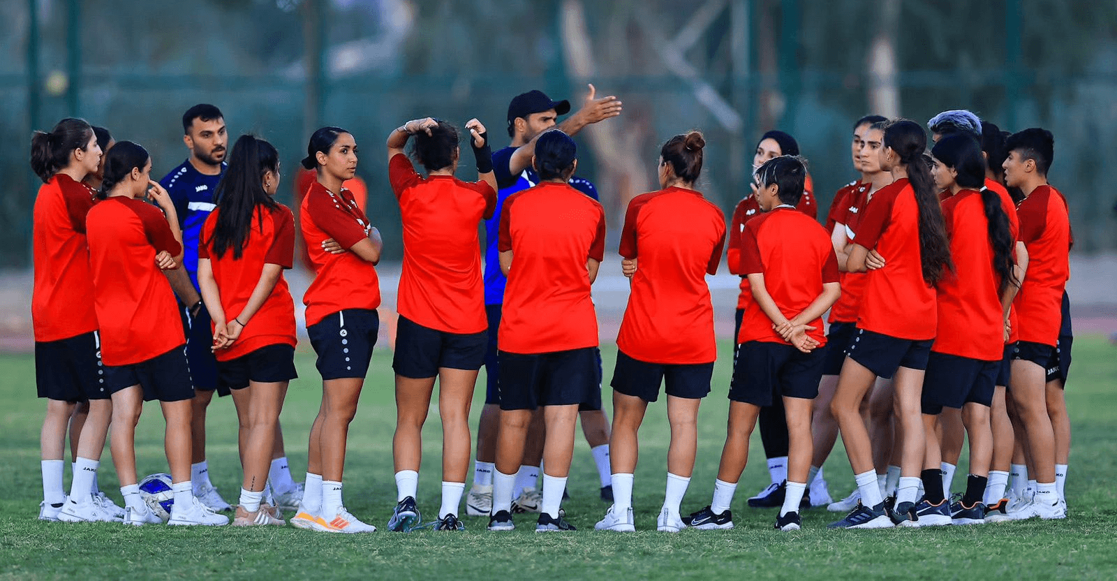 عشية المواجهة الكروية.. محترفات من أوروبا يلتحقن بمنتخب سيدات العراق