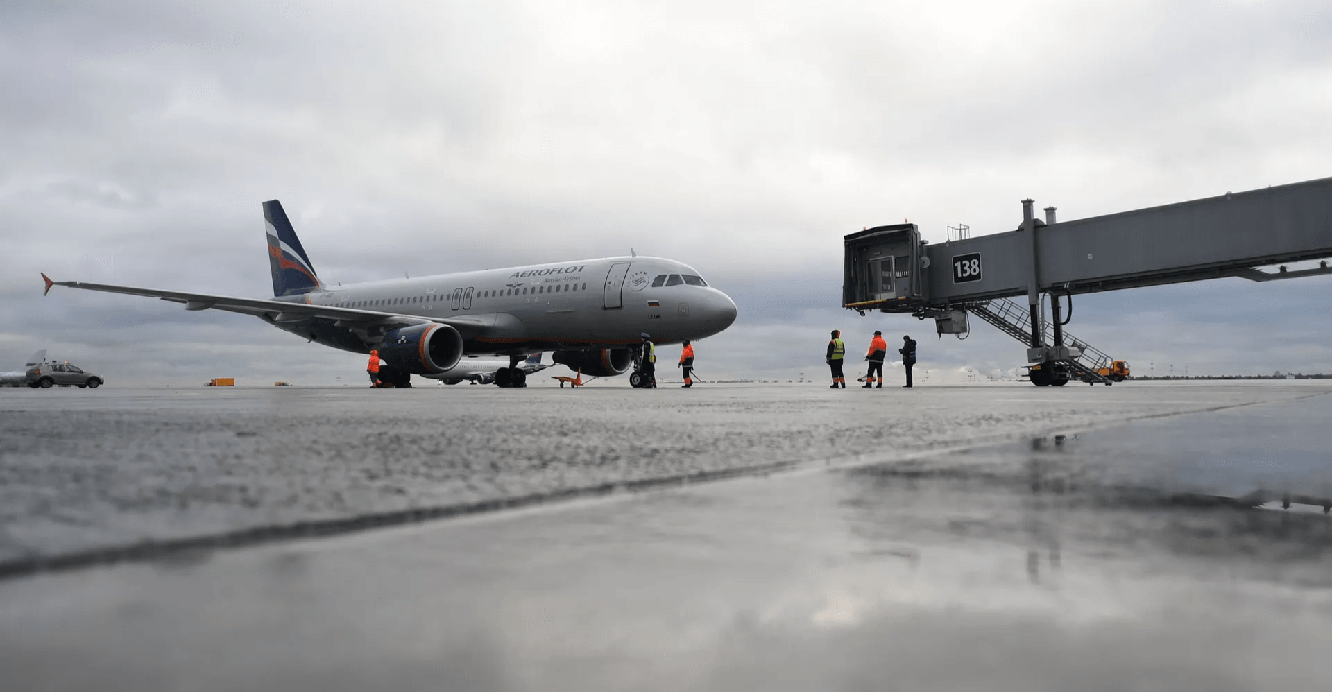 Iran allows partial resumption of flights
