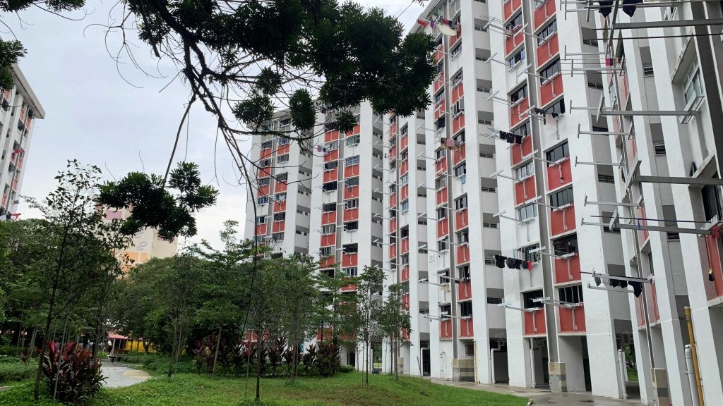 AMK residents forced to use stairs thanks to persistent lift urination issue that remains unresolved despite complaints