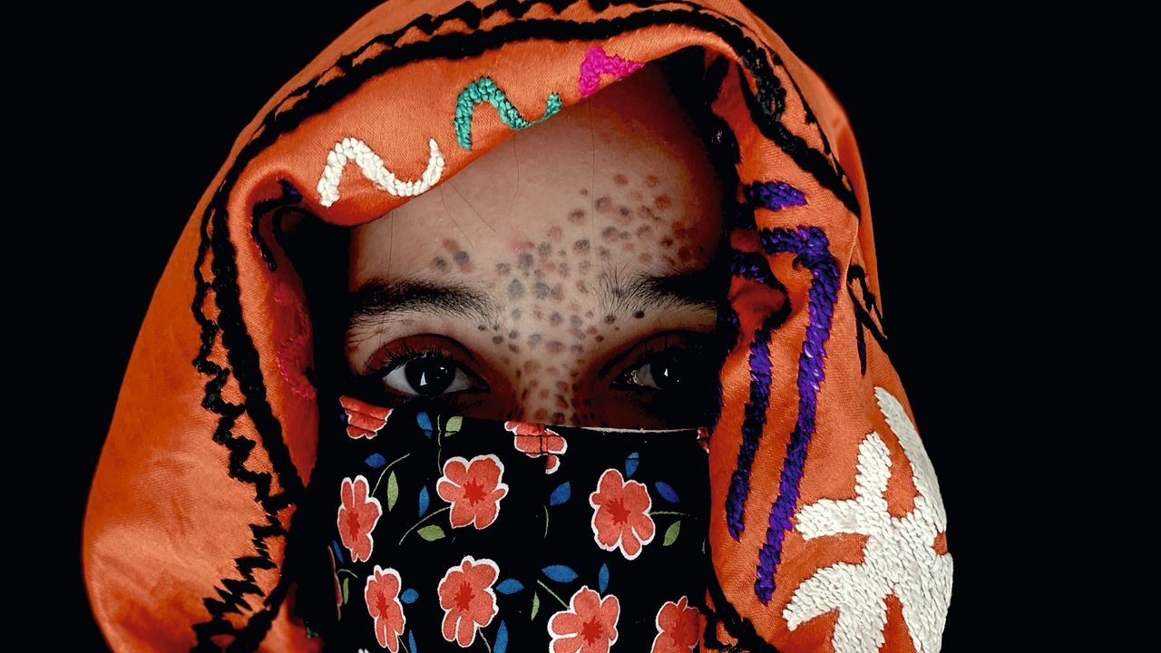 Archival Revival: Why Vintage Fashion is the New Luxury Status Symbol in the Middle East