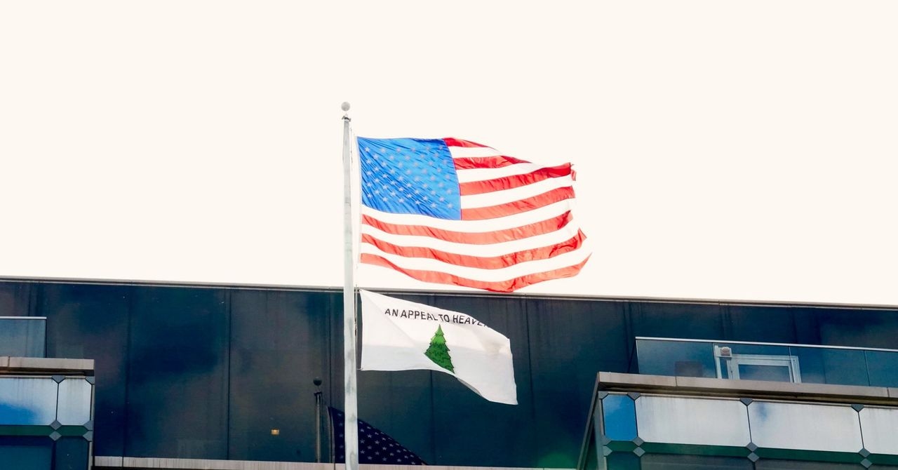 Far-Right ‘Appeal to Heaven' Flag Seen at Jan. 6 Riot Flown Above Government Agency in DC