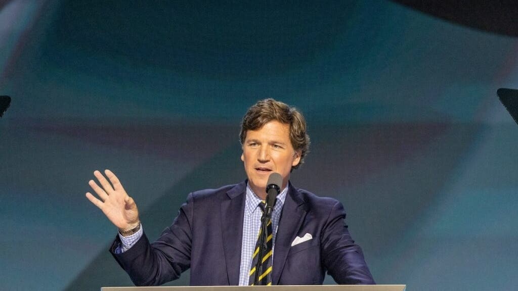 Tucker Carlson Asks How Did 'Well-Connected And Super Aggressive' Bill Ackman Get His $9 Billion, Pershing Square Founder Fires Back At Epstein Smear: 'Owes Me An Apology'