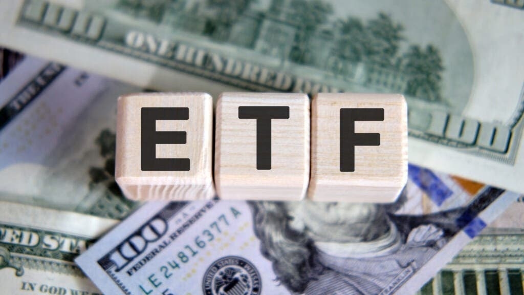 'People Should Not Diversify Their Investments' -- Cardone On The ETFs and Mutual Funds
