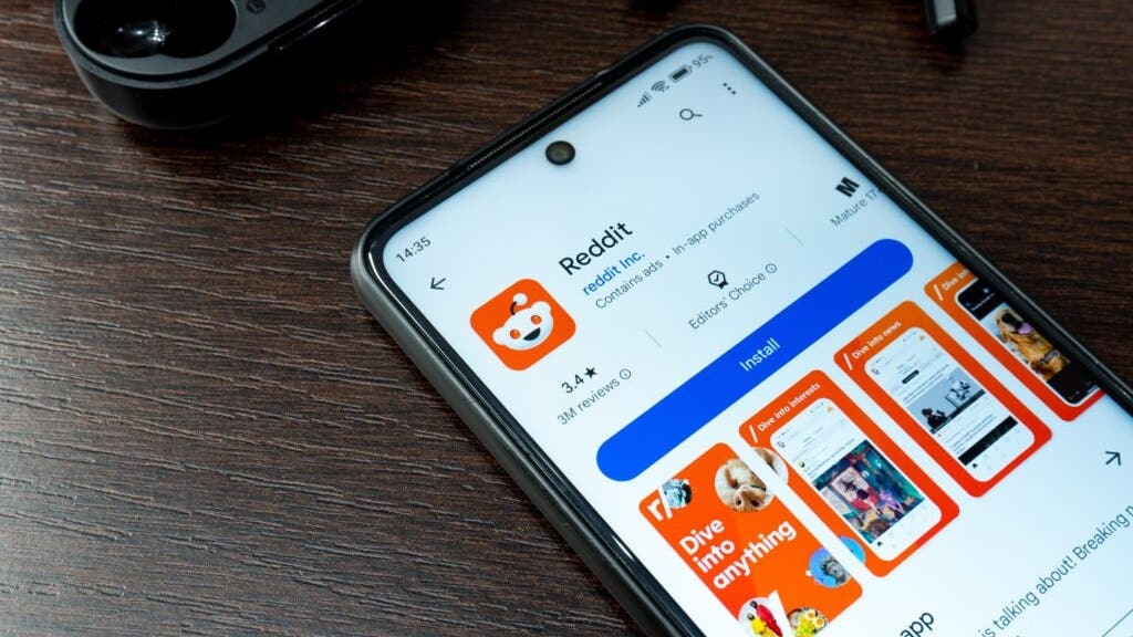 An 18-Year-Old Asks Reddit For Financial Advice: 'I'd Like To Get Into Investing'