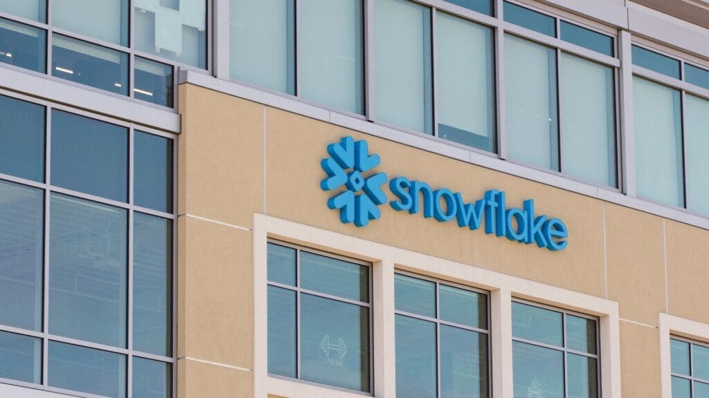 Snowflake, Acxiom Partner To Power Secure AI Marketing For Brands