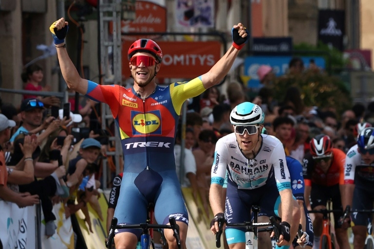 Milan grabs Dauphine stage victory and overall lead