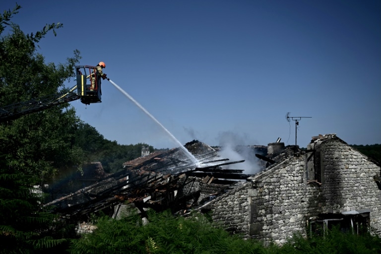 Four people die in French holiday home fire