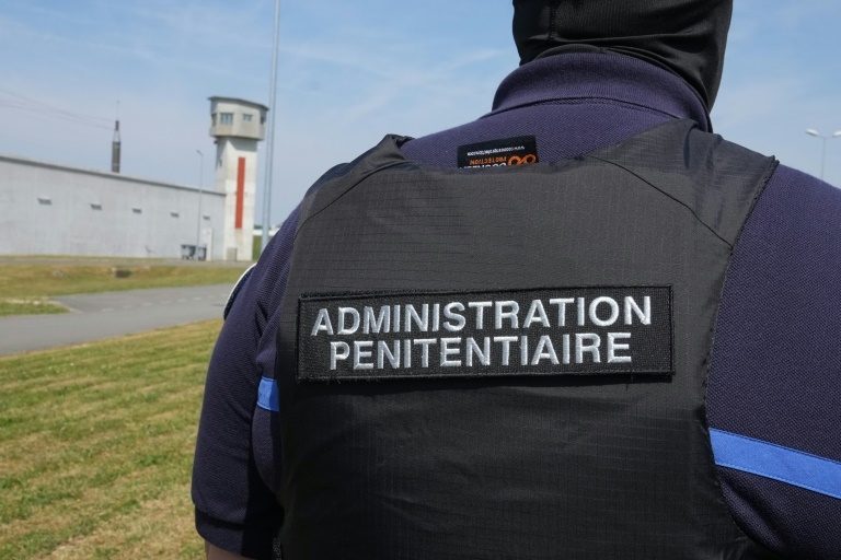 France launches operation in 66 prisons to seize mini-mobile phones
