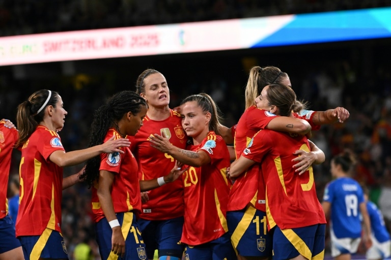 Spain the stars as Women's Euro 2025 heads into knockouts