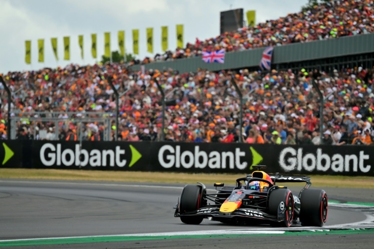 Verstappen shades Piastri for pole at Silverstone
