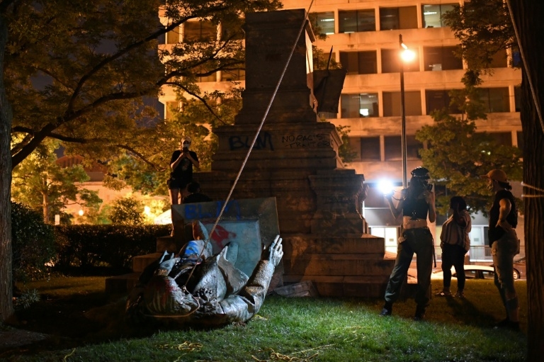 Trump admin to reinstall Confederate statue toppled by protesters