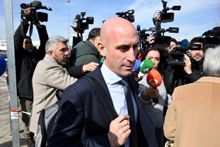 Rubiales to appeal fine for Hermoso forced kiss