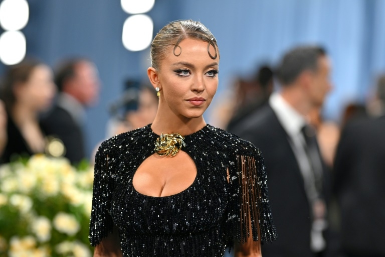 American Eagle 'jeans' campaign that stars Sydney Sweeney under fire
