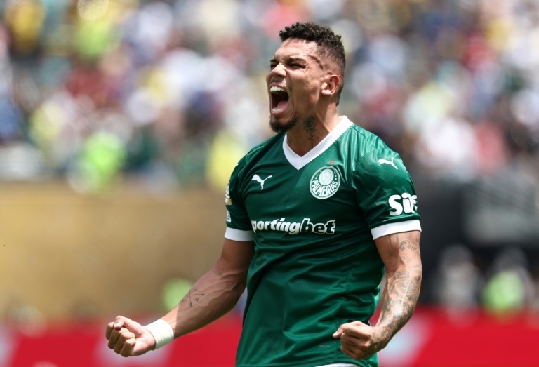 Palmeiras edge Brazilian rivals Botafogo in extra time at Club World Cup