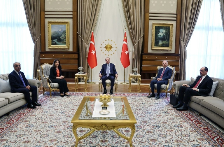 Erdogan, pro-Kurdish MPs meet in 'new phase' of rapprochement