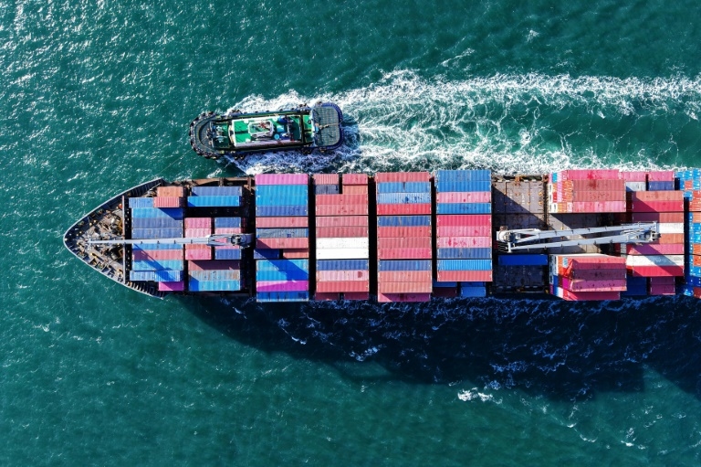 UN shipping body approves global carbon pricing system