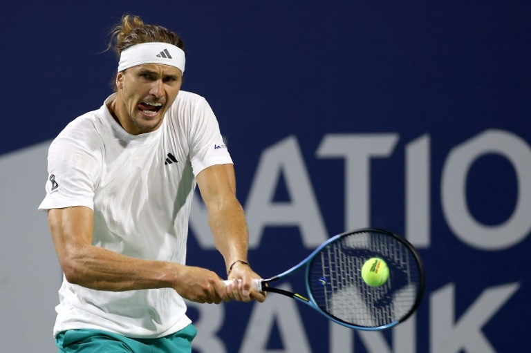 Zverev ignores fan distraction to advance to ATP Toronto semis