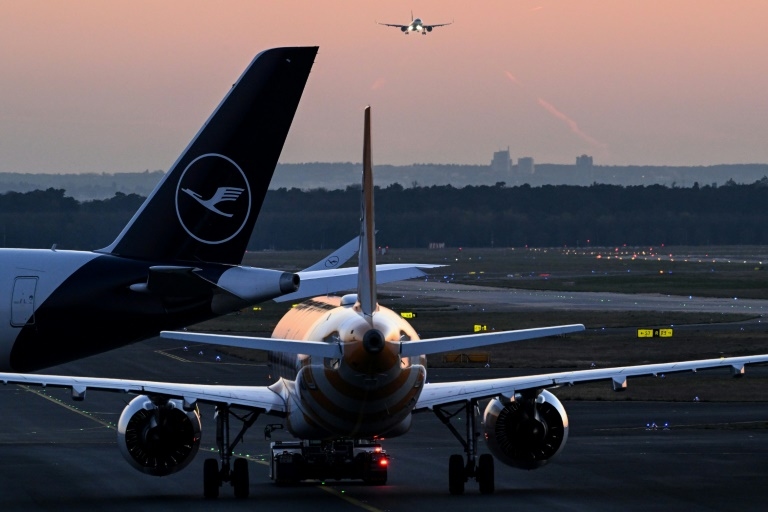 German govt looks to roll back tax hike on flights