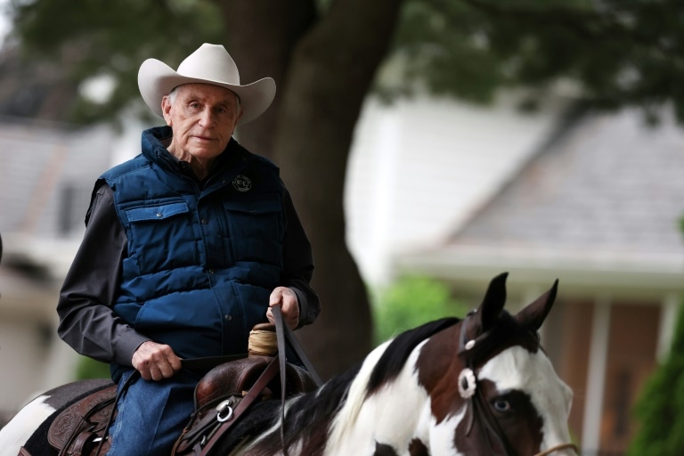 Hall of Fame trainer Lukas, four-time Kentucky Derby winner, dies at 89
