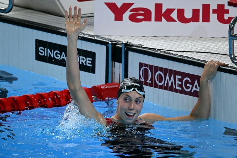 Double champion Walsh calls Phelps criticism 'frustrating'