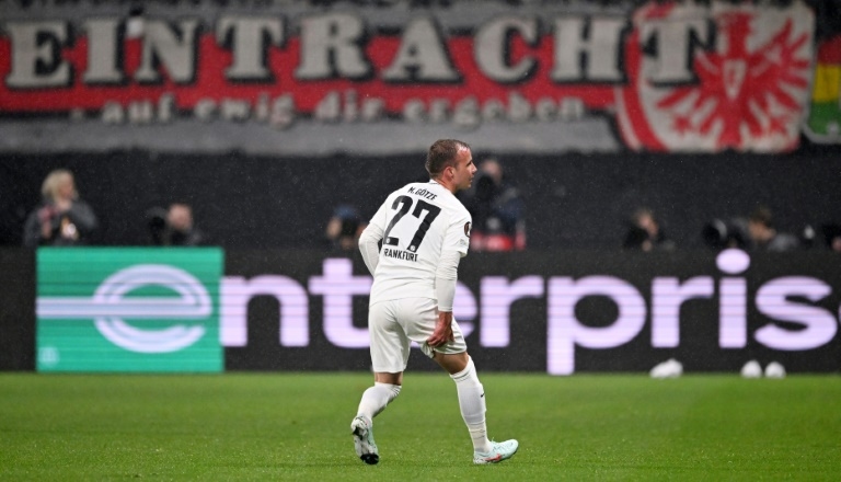 Frankfurt's Goetze sidelined with leg injury