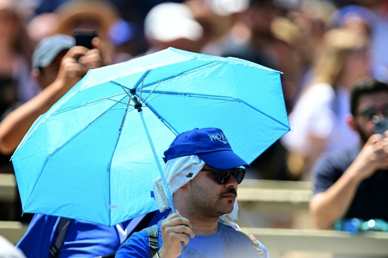 Cold baths, climate shelters as Southern Europe heatwave intensifies