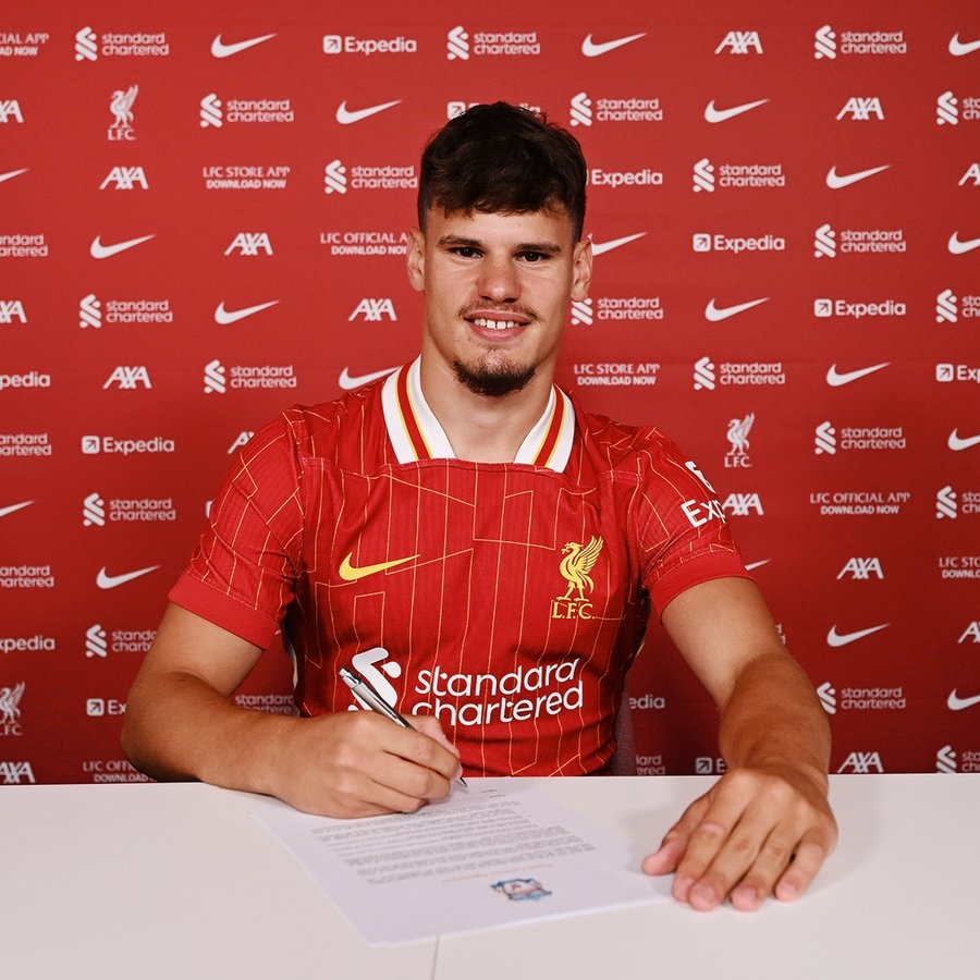 Journalist: Liverpool were ‘in Contact' with Two Other Left-Backs Before Signing Milos Kerkez
