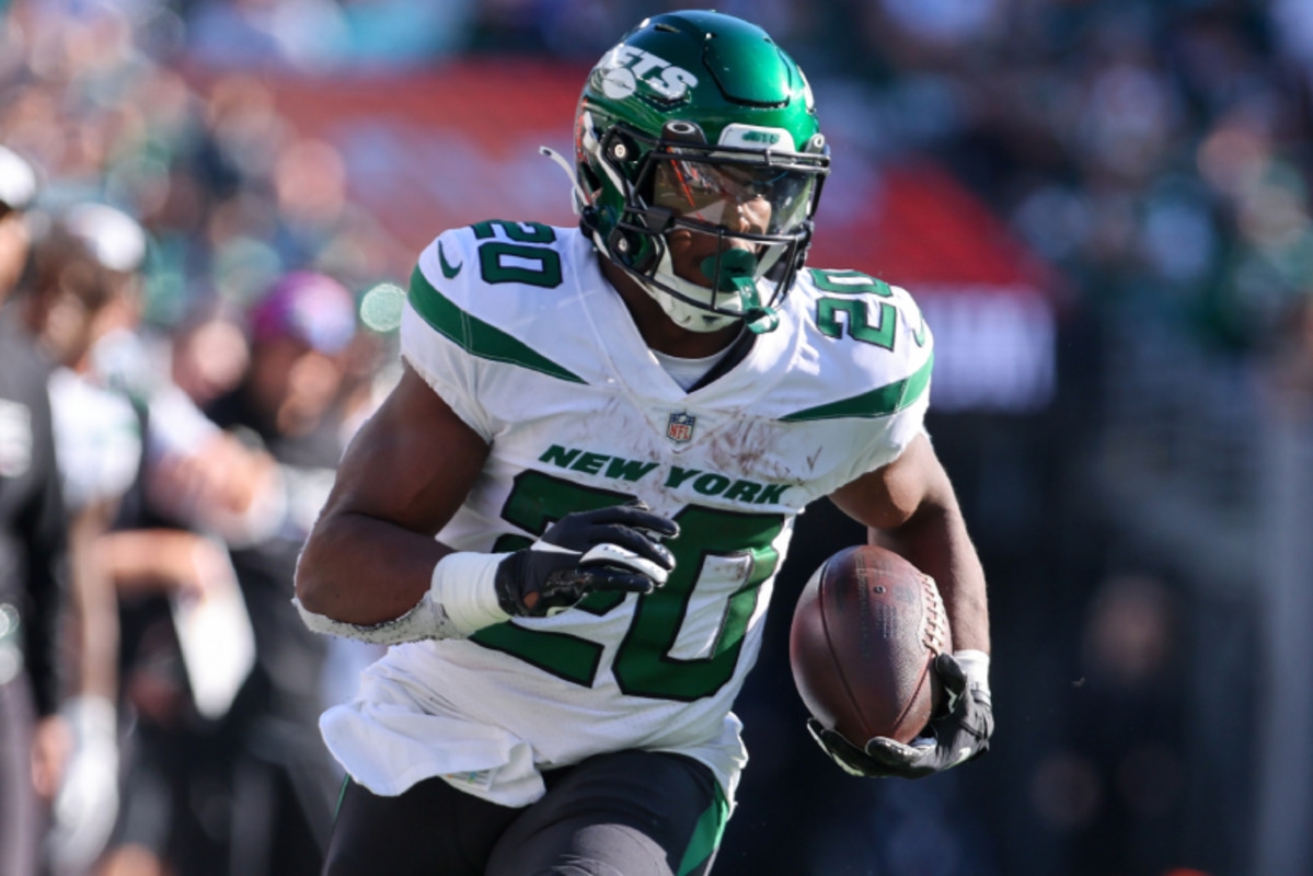 Chiefs Urged To Make Desperate RB Trade