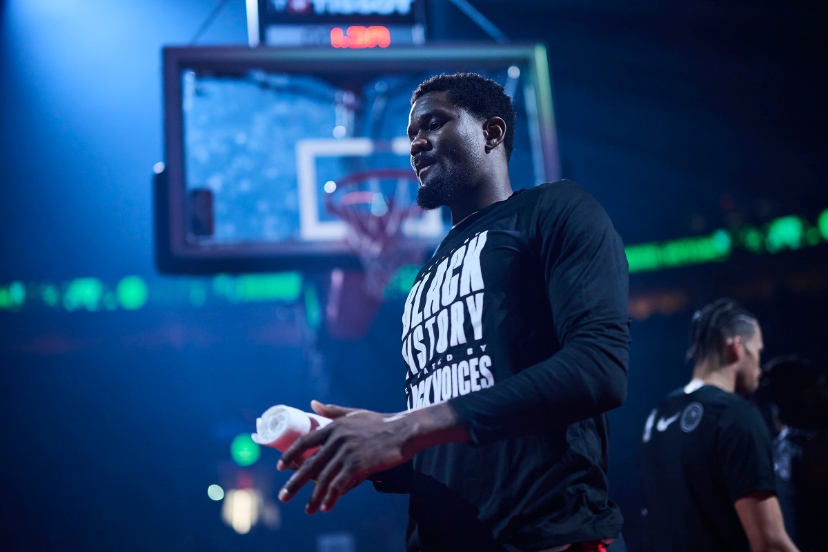 Lakers Implored to Sign Former No. 1 Pick Amid Shocking Buyout