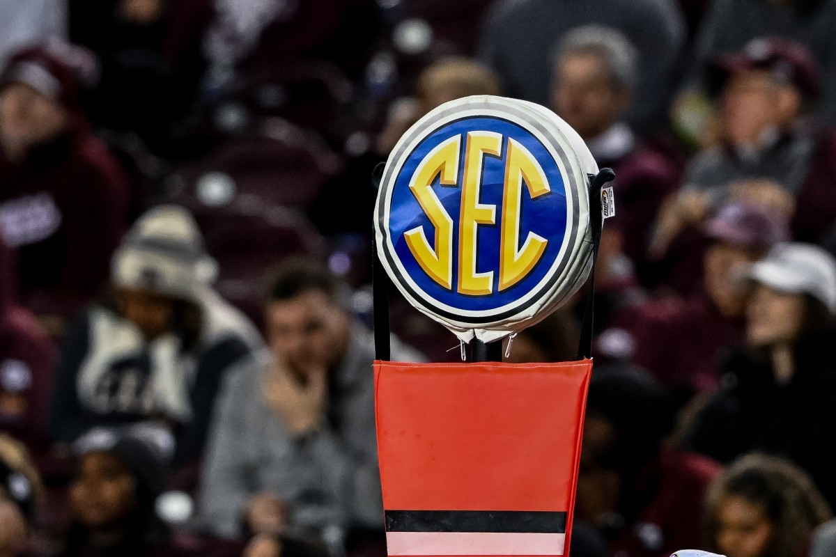 No. 1 OT Projected to Land With College Football Contender