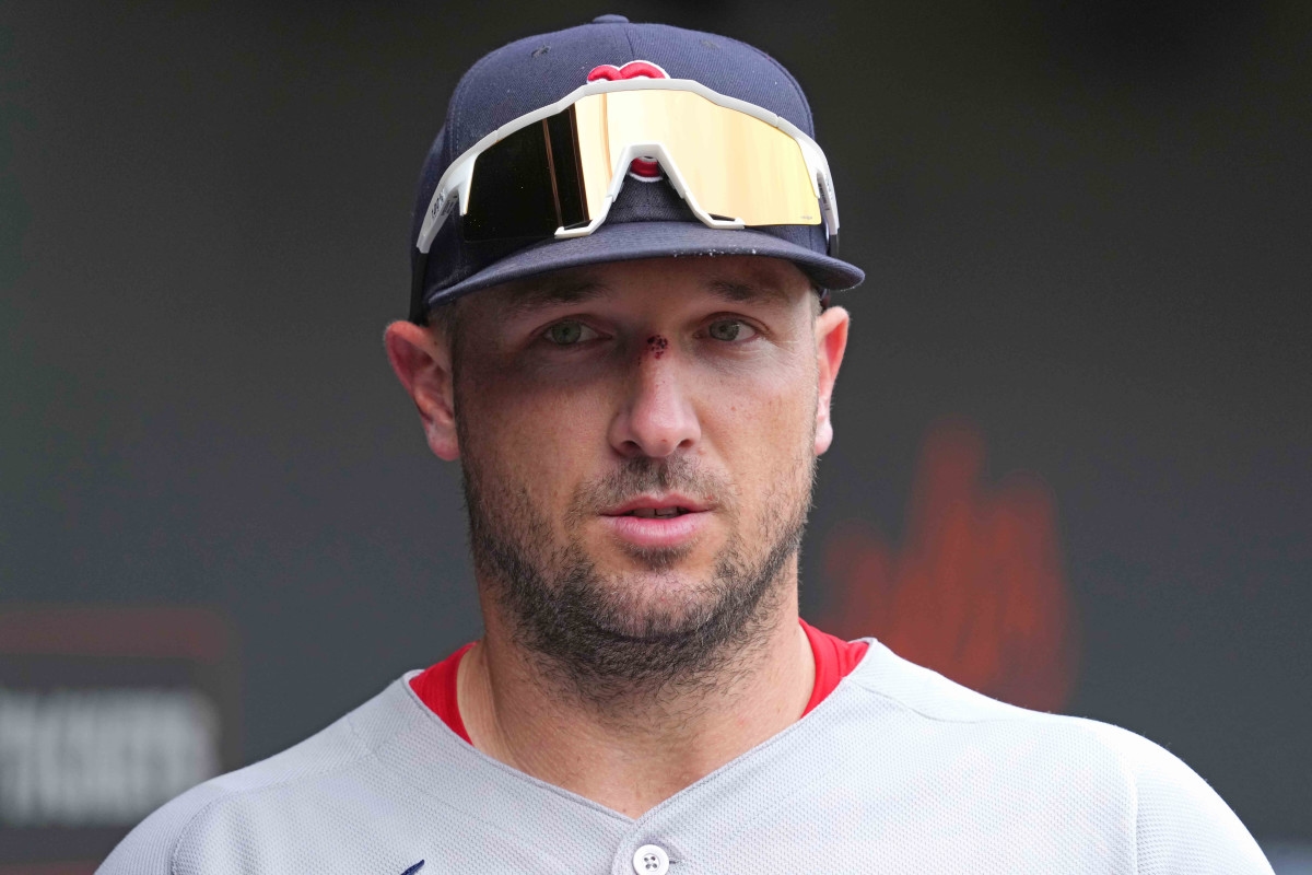 Red Sox' Alex Cora Sends 3-Word Alex Bregman Message on Friday