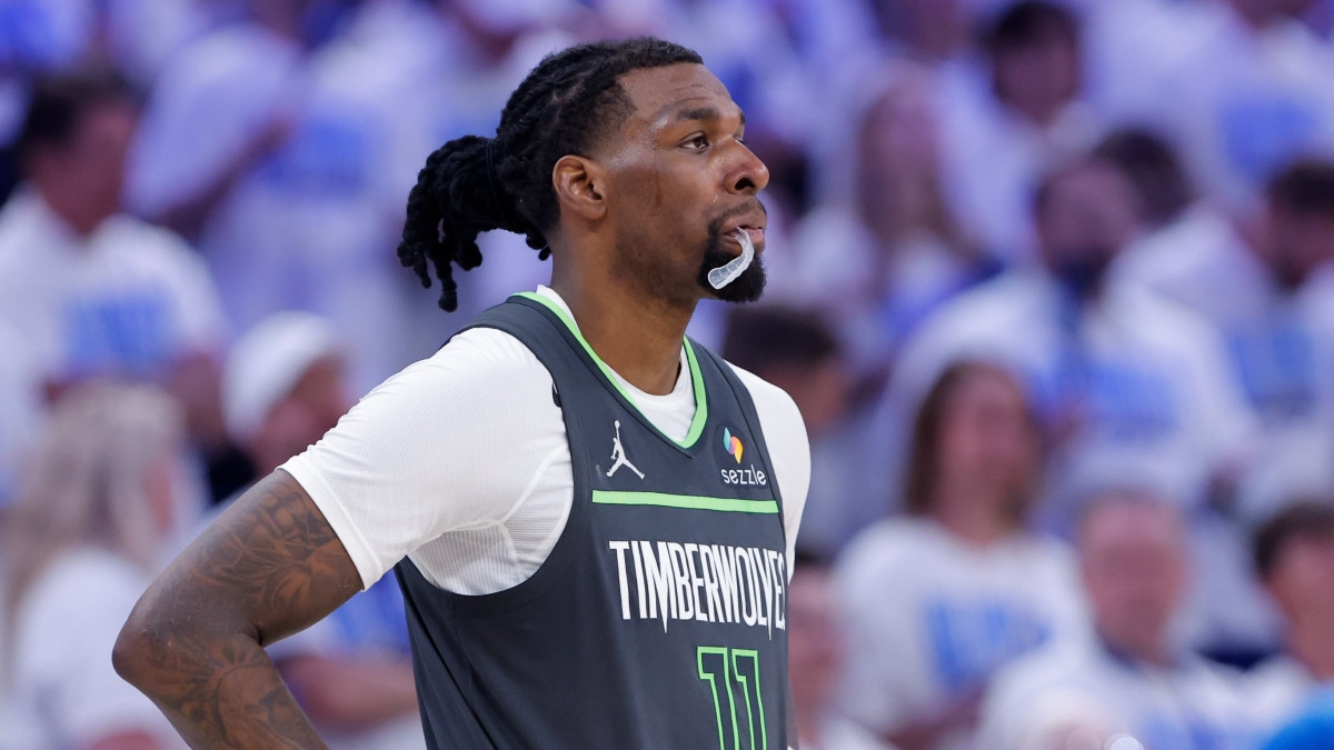 Former LSU Basketball Star Inks 125 Million Dollar Deal