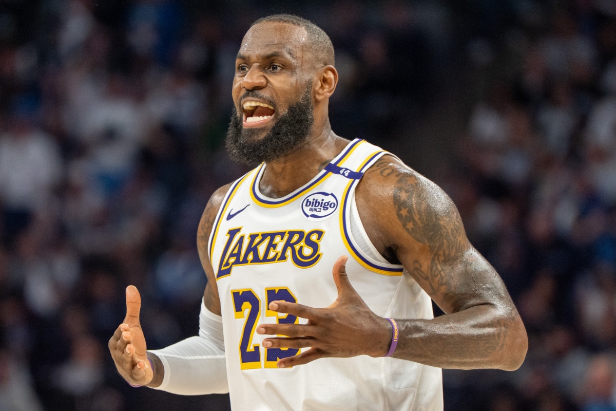 LeBron James Sparks Return to Cleveland Buzz Among NBA Fans