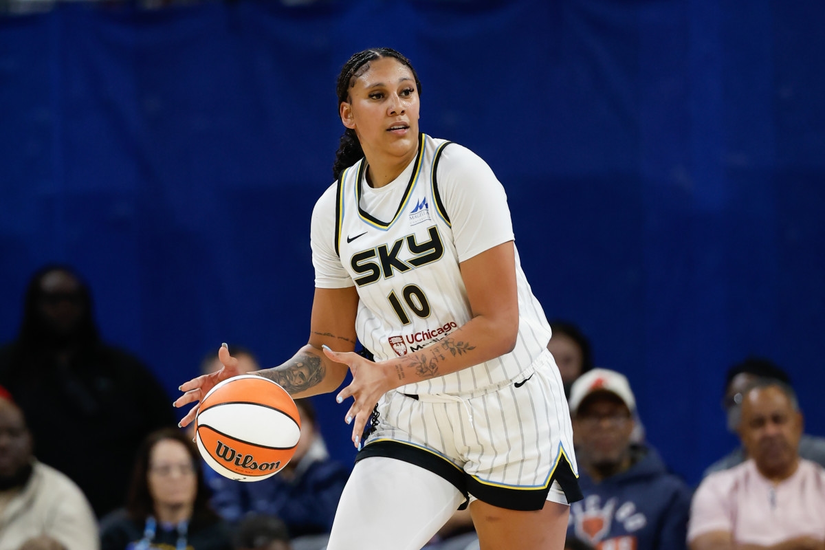 WNBA Fans Loving Kamilla Cardoso Moment After Chicago Sky Game