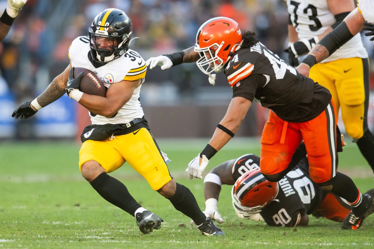 Steelers Fans Worry On Jaylen Warren Awkward Status