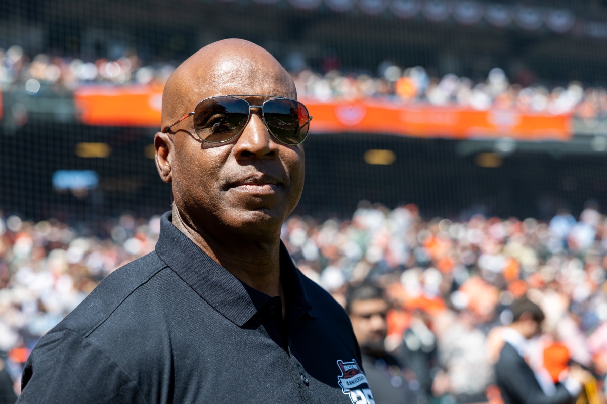 Giants To Build Statue of Barry Bonds Outside Oracle Park