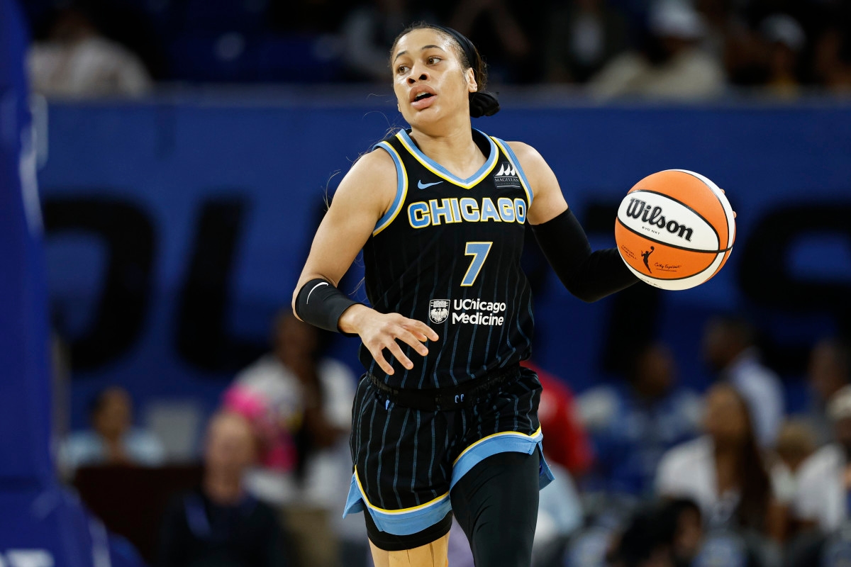 Chennedy Carter Had Three Words for a Fan Wearing A'ja Wilson T-Shirt