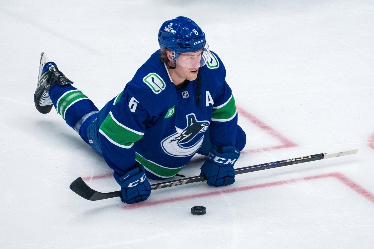 Canucks Forward Reportedly Rejected Bigger Maple Leafs Contract Offer