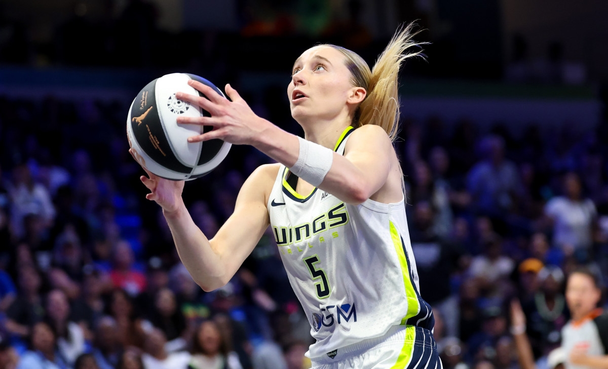 Dallas Wings Coach Makes Admission After Win Without Paige Bueckers