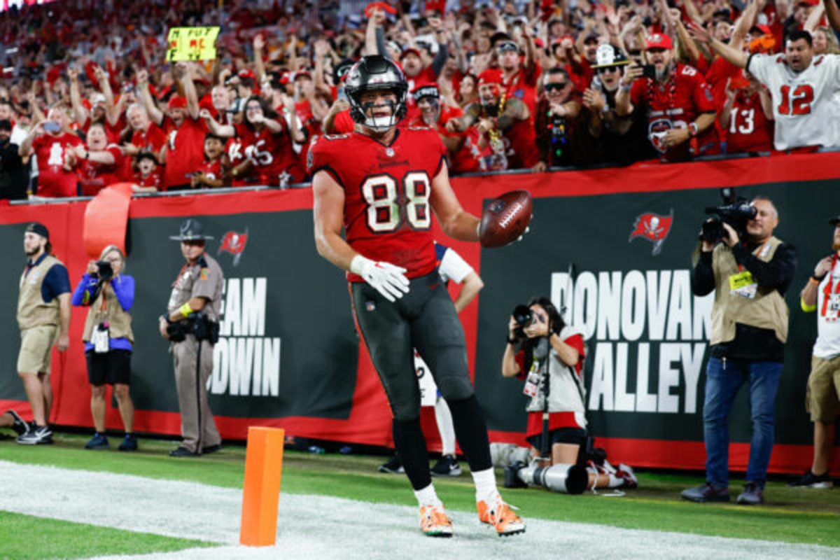 Buccaneers' Tight End Missing From Elite List