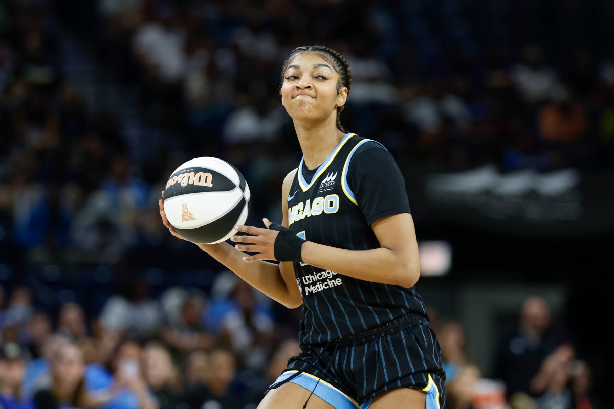 Angel Reese's Pass During Chicago Sky Game Draws WNBA Reaction