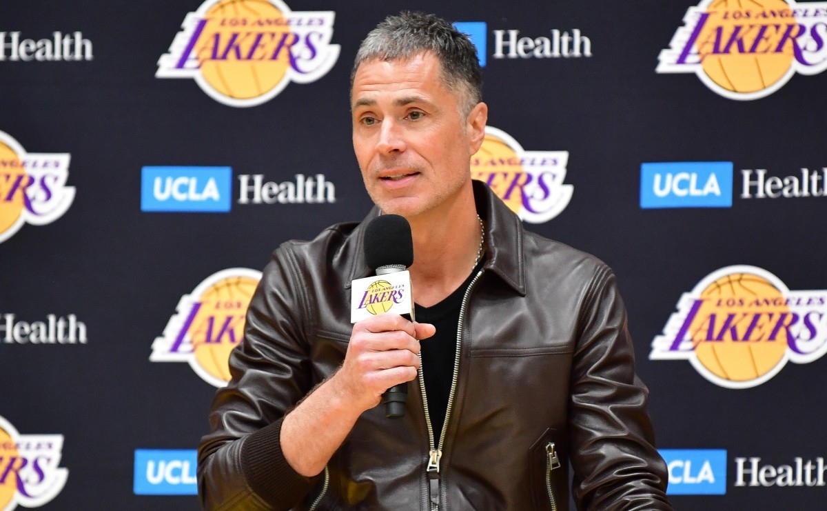 Lakers 'Expecting' Good News on Key Wing's Contract Decision