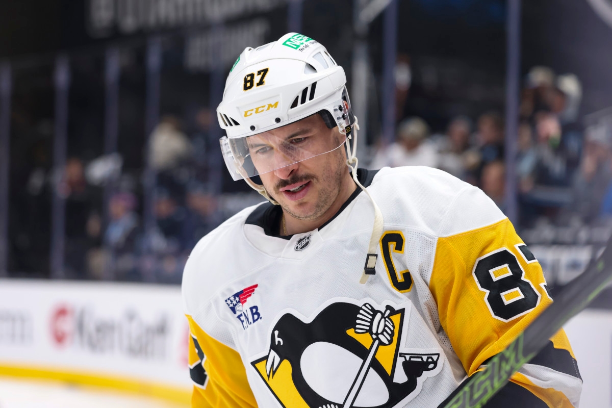 Sidney Crosby's Future in Pittsburgh Could Hinge on Teammate's Retirement