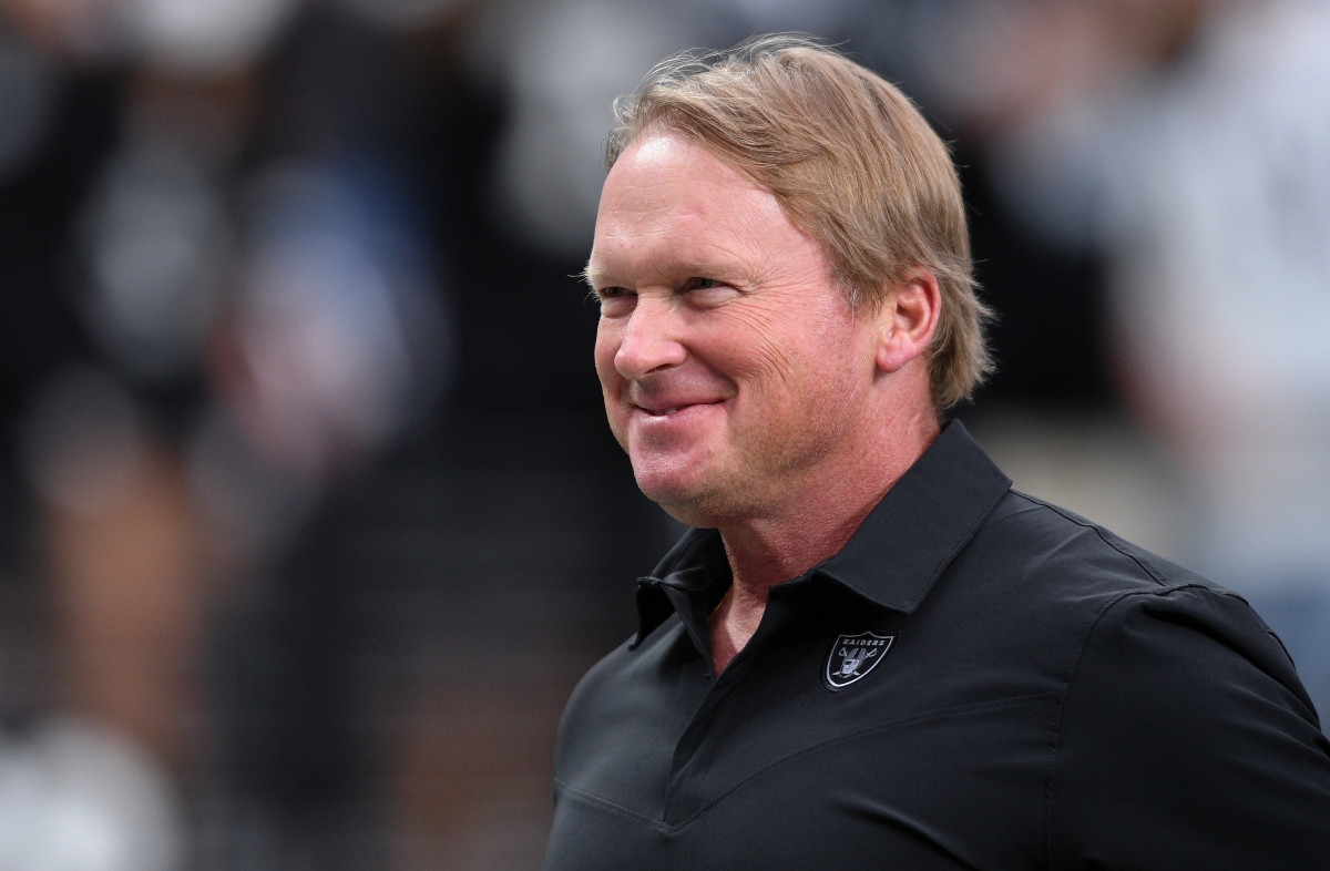 Jon Gruden Sends Message to Darren Waller Amid Dolphins Trade