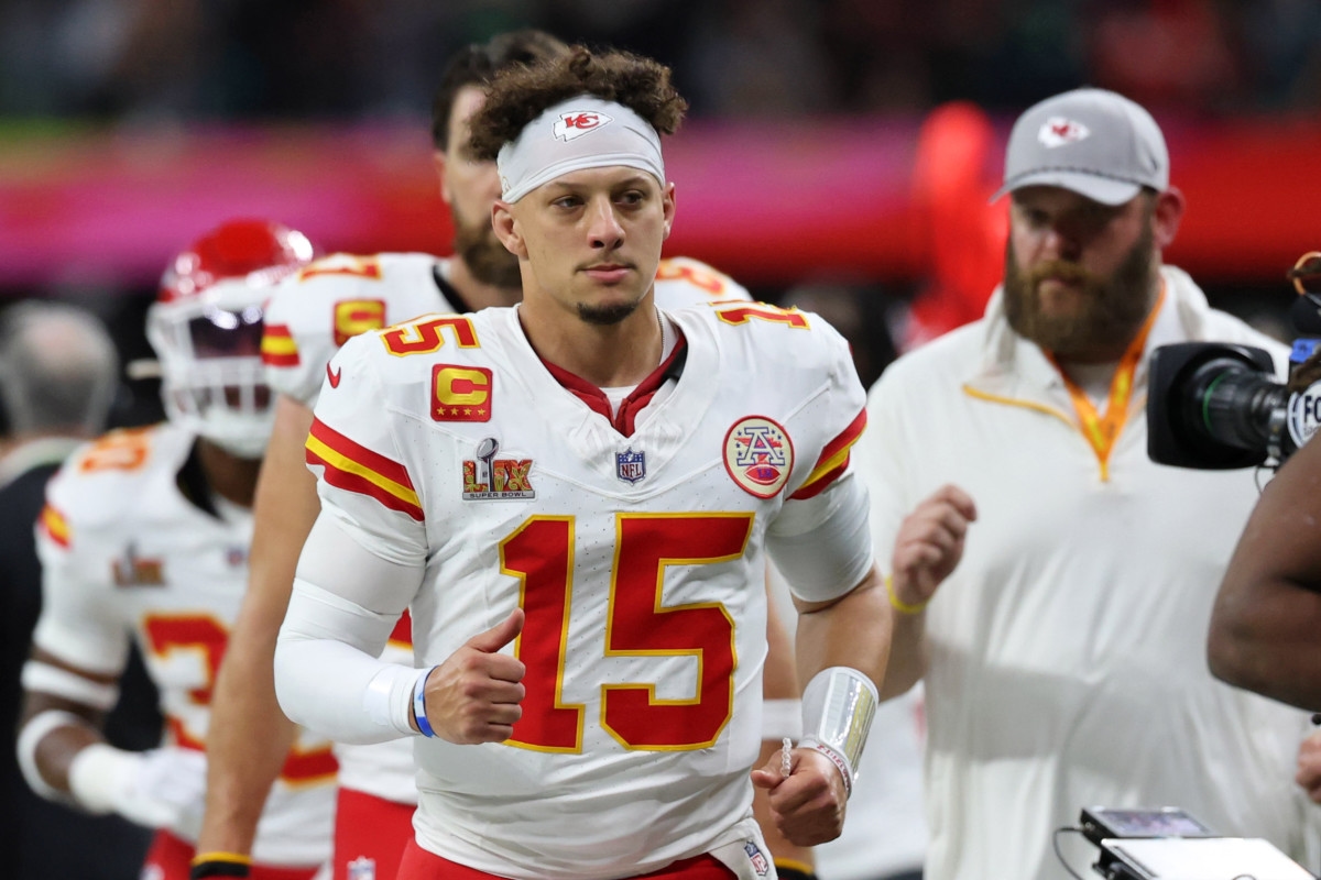 Top 10 NFL QBs - Where Is Chiefs' Patrick Mahomes?